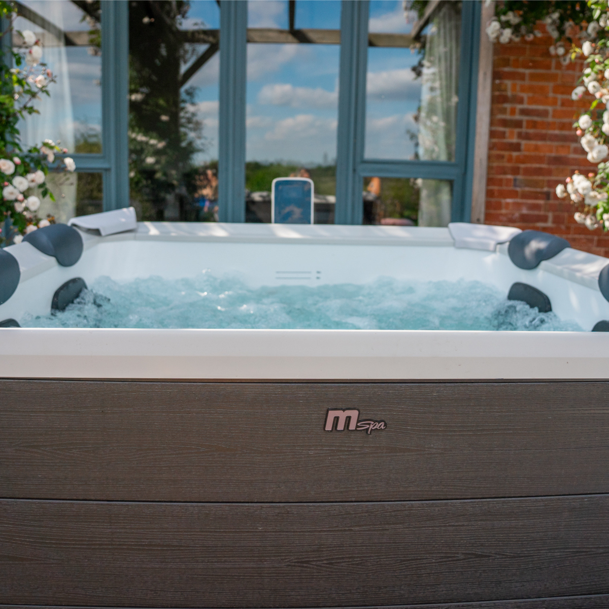 MSPA | OSLO | Frame Series | Rigid Hot Tub & Spa | Light up the night | Upto 6 Person