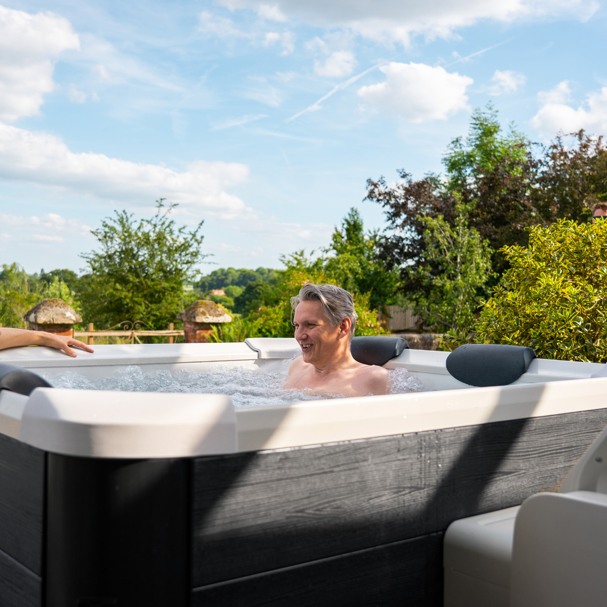 MSPA | OSLO | Frame Series | Rigid Hot Tub & Spa | Light up the night | Upto 6 Person