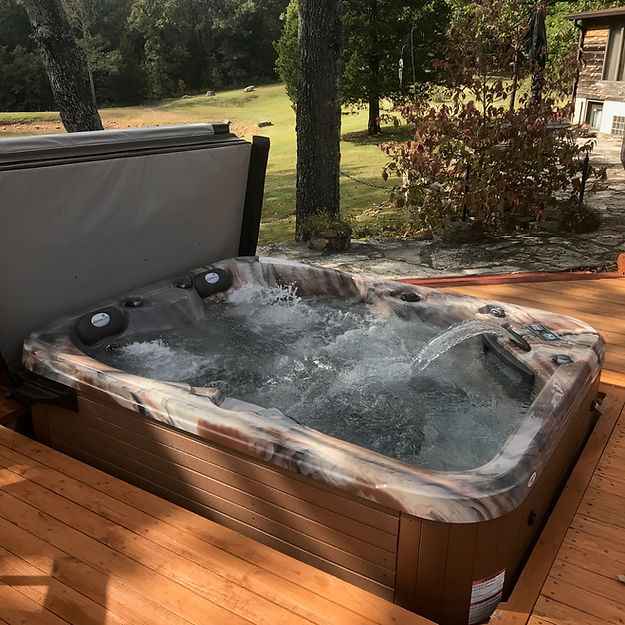 Pioneer 5-Person Hot Tub – Compact Luxury with Dual Captain’s Chairs
